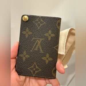 Louis Vuitton Credit card holder